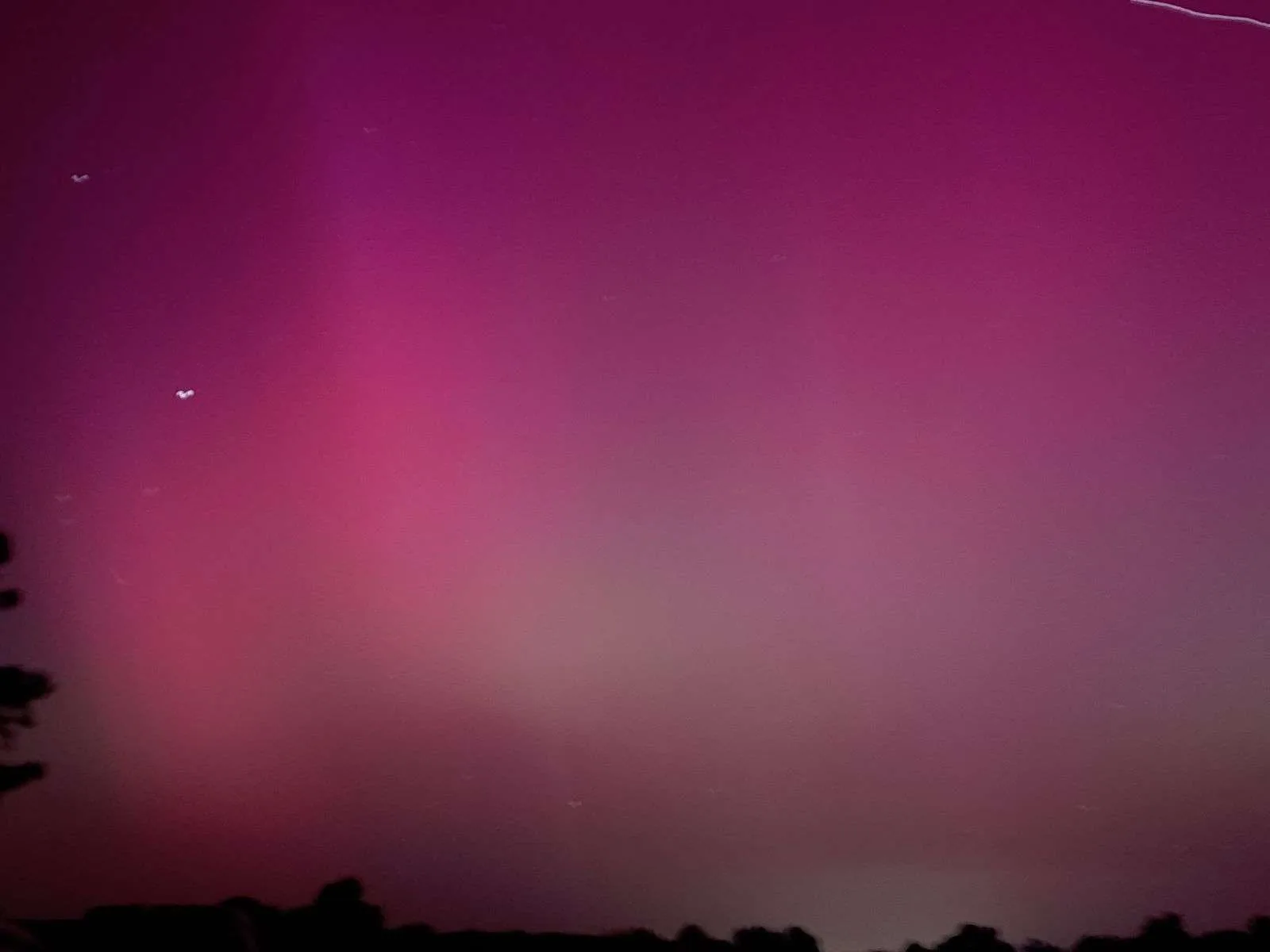 Northern lights moving over Lower Alabama